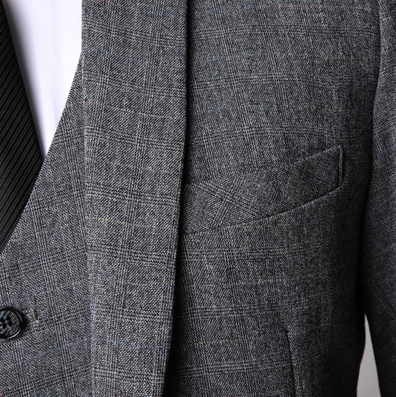 3-PIECE SUIT