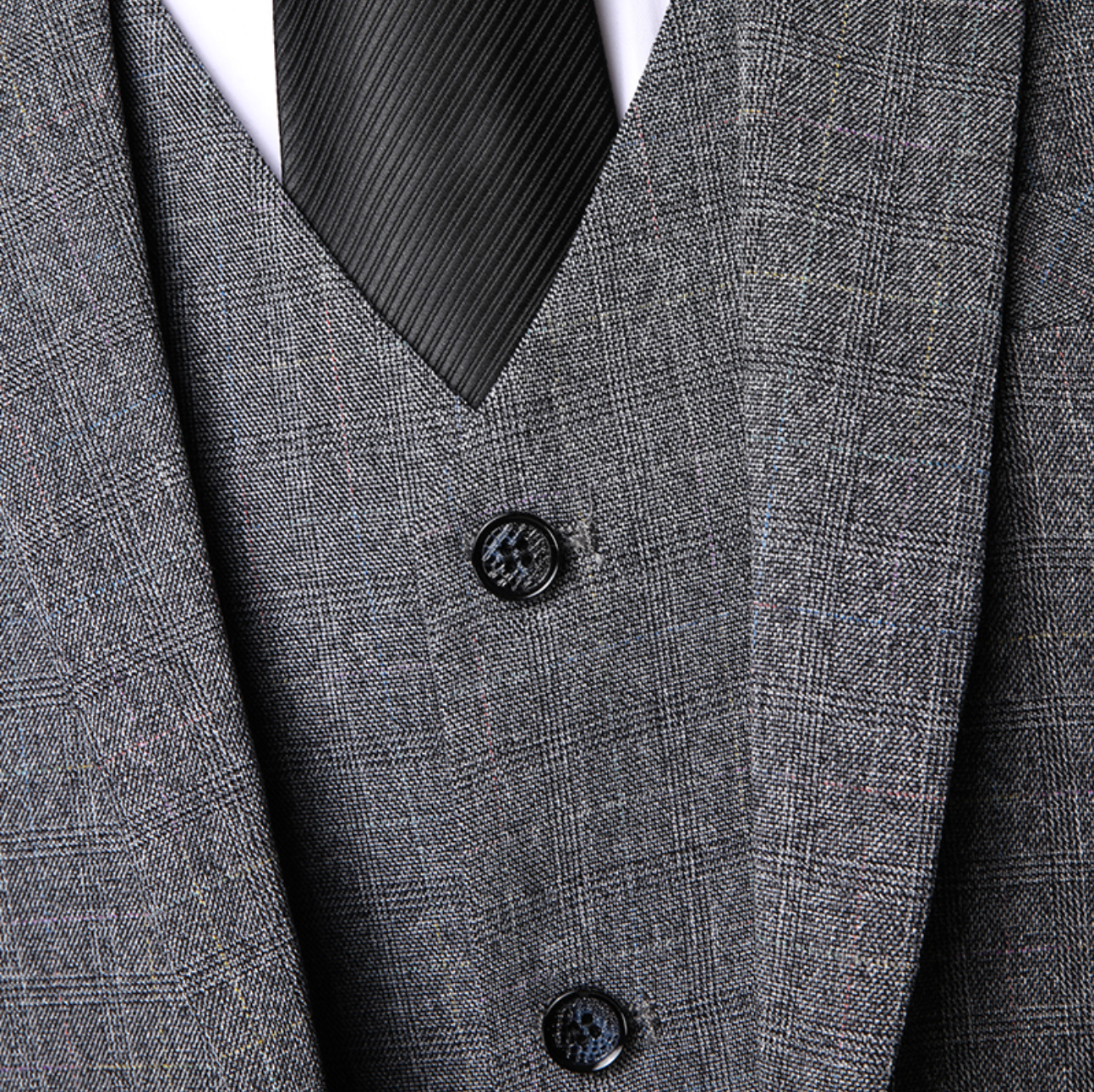 3-PIECE SUIT
