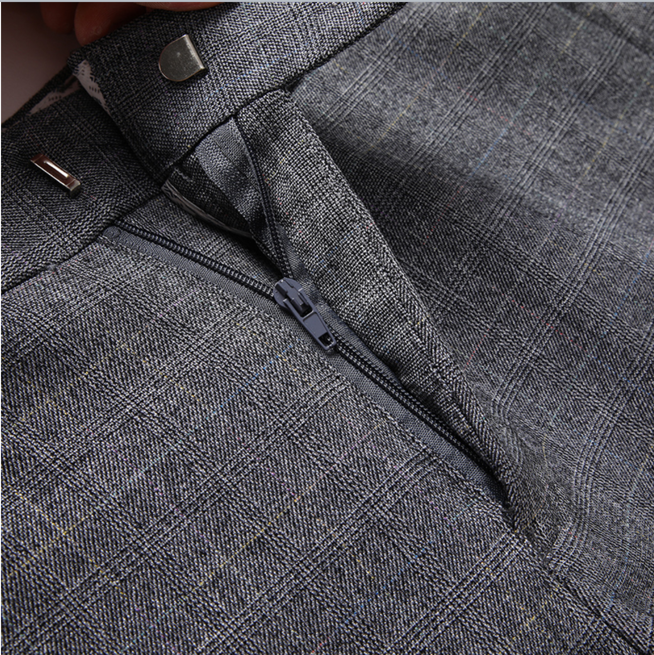 3-PIECE SUIT